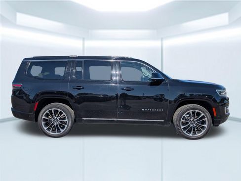 Used 2024 Jeep Wagoneer Series III w/ Premium Group I AWD/4WD image 6