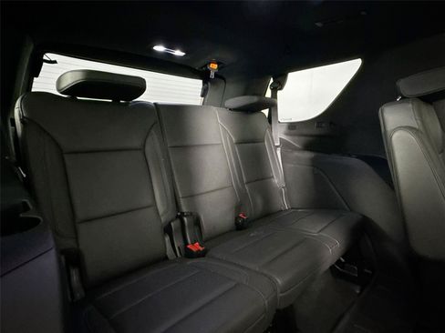 Used 2024 Chevrolet Tahoe Z71 w/ Luxury Package AWD/4WD image 39