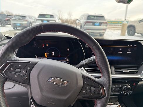 Certified 2024 Chevrolet Trax RS w/ Driver Confidence Package image 5