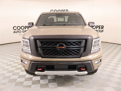 Used 2021 Nissan Titan PRO-4X w/ Pro-4x Convenience Package AWD/4WD image 10