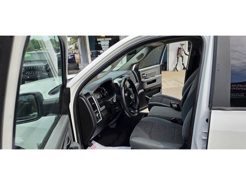 Used 2019 RAM 1500 Big Horn AWD/4WD image 9