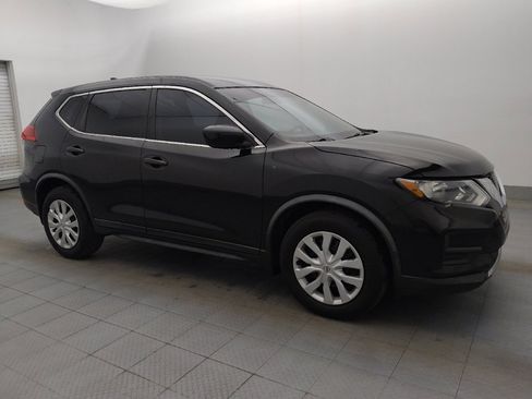 Used 2017 Nissan Rogue S image 11