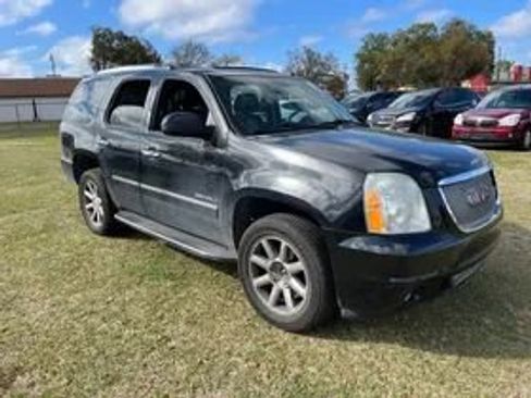 Used 2011 GMC Yukon Denali image 3