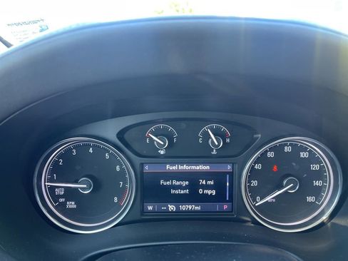 Used 2024 Buick Enclave Essence w/ Experience Buick Package FWD image 14