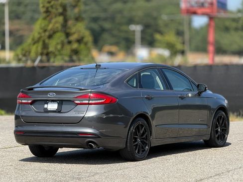 Used 2017 Ford Fusion Titanium FWD image 9