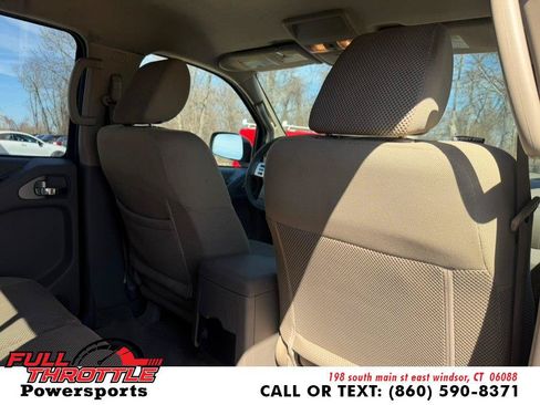 Used 2015 Nissan Frontier SV w/ SV Value Truck Package AWD/4WD image 15