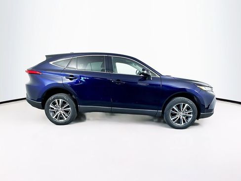 Used 2023 Toyota Venza LE image 11