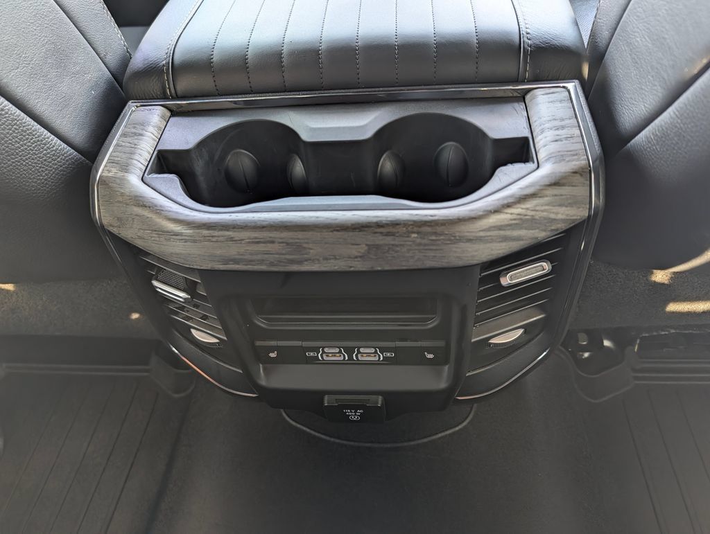 Used 2025 RAM 2500 Limited AWD/4WD image 15