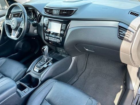 Used 2020 Nissan Rogue Sport SL w/ Premium Package image 30