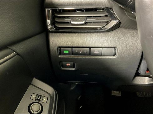 Used 2025 Nissan Sentra SV w/ All-Weather Package image 15