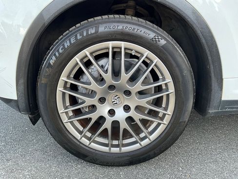 Used 2013 Porsche Cayenne AWD/4WD image 47