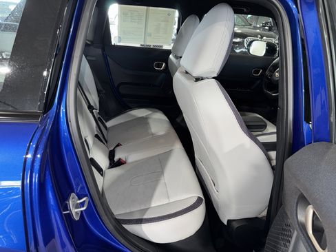 Used 2025 MINI Cooper 4-Door Hardtop FWD image 12