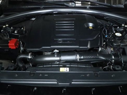 Certified 2019 Land Rover Range Rover Velar R-Dynamic SE AWD/4WD image 36