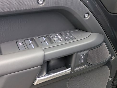 New 2026 Land Rover Defender 130 X-Dynamic SE AWD/4WD image 14