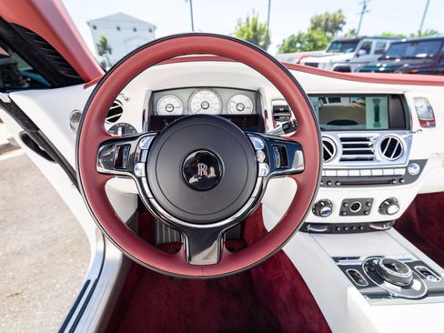 Used 2017 Rolls-Royce Dawn image 54