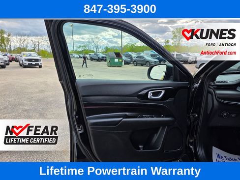 Used 2024 Jeep Compass Trailhawk AWD/4WD image 13