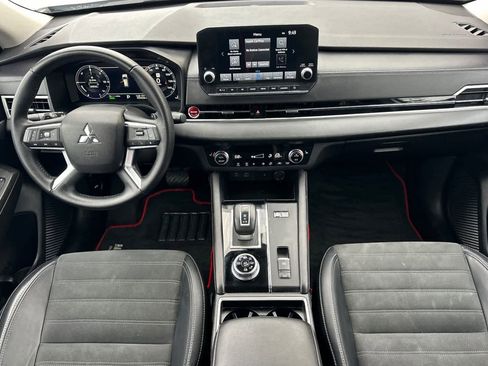 Used 2024 Mitsubishi Outlander Ralliart image 3