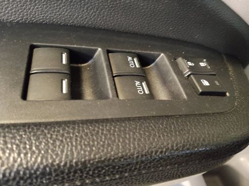 Used 2017 Honda Pilot LX image 27