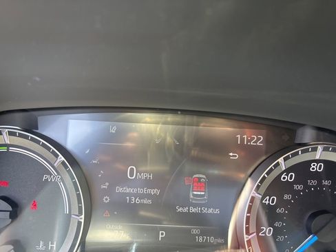 Used 2023 Toyota Highlander LE FWD image 26