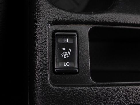 Used 2017 Nissan Rogue SV w/ SV Premium Package image 23