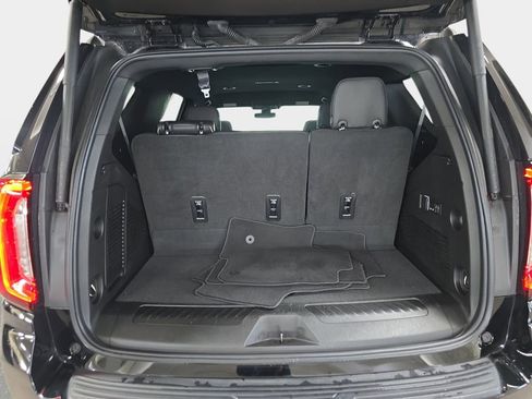Used 2022 GMC Yukon SLT w/ SLT Luxury Package RWD image 29