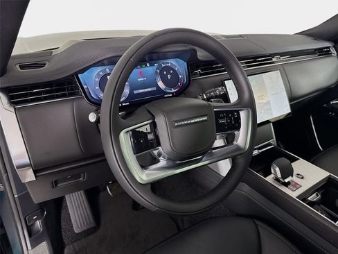New 2026 Land Rover Range Rover Long Wheelbase SE AWD/4WD image 9