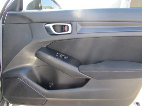 Used 2023 Honda Civic Sport image 18