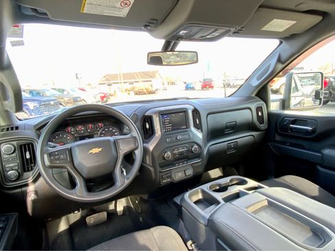 Used 2020 Chevrolet Silverado 2500 Custom w/ Custom Value Package image 33