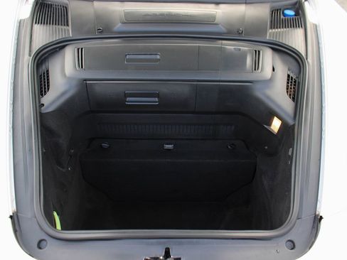 Used 2005 Porsche 911 Carrera RWD image 40