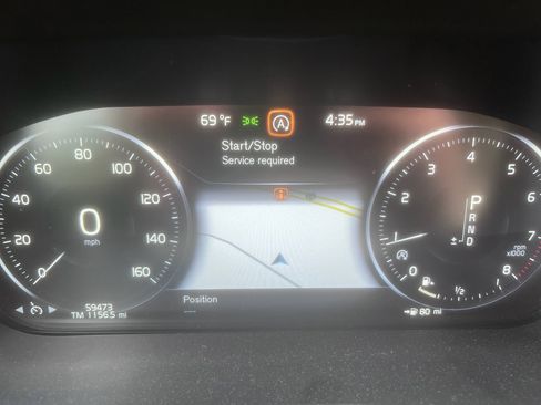 Used 2018 Volvo XC60 T5 Momentum w/ Vision Package AWD/4WD image 6