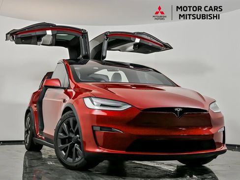 Used 2022 Tesla Model X image 1