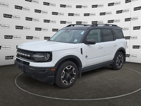 Used 2024 Ford Bronco Sport Outer Banks w/ Tech Package AWD/4WD image 2