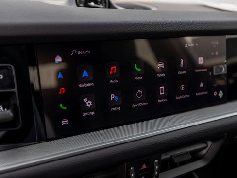 Certified 2025 Porsche Cayenne Coupe image 16