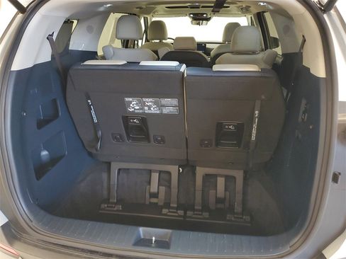 Certified 2025 Kia Carnival SX w/ SX Dark Edition Package image 27