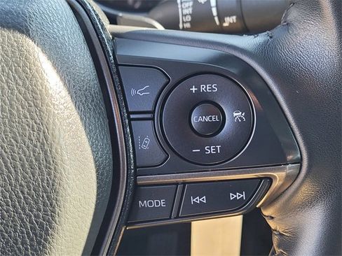 Used 2024 Toyota Camry SE image 14