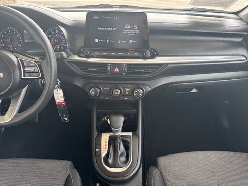 Used 2023 Kia Forte LXS image 9