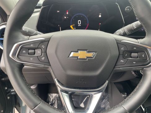 Used 2025 Chevrolet Trax LT w/ LT Convenience Package image 25