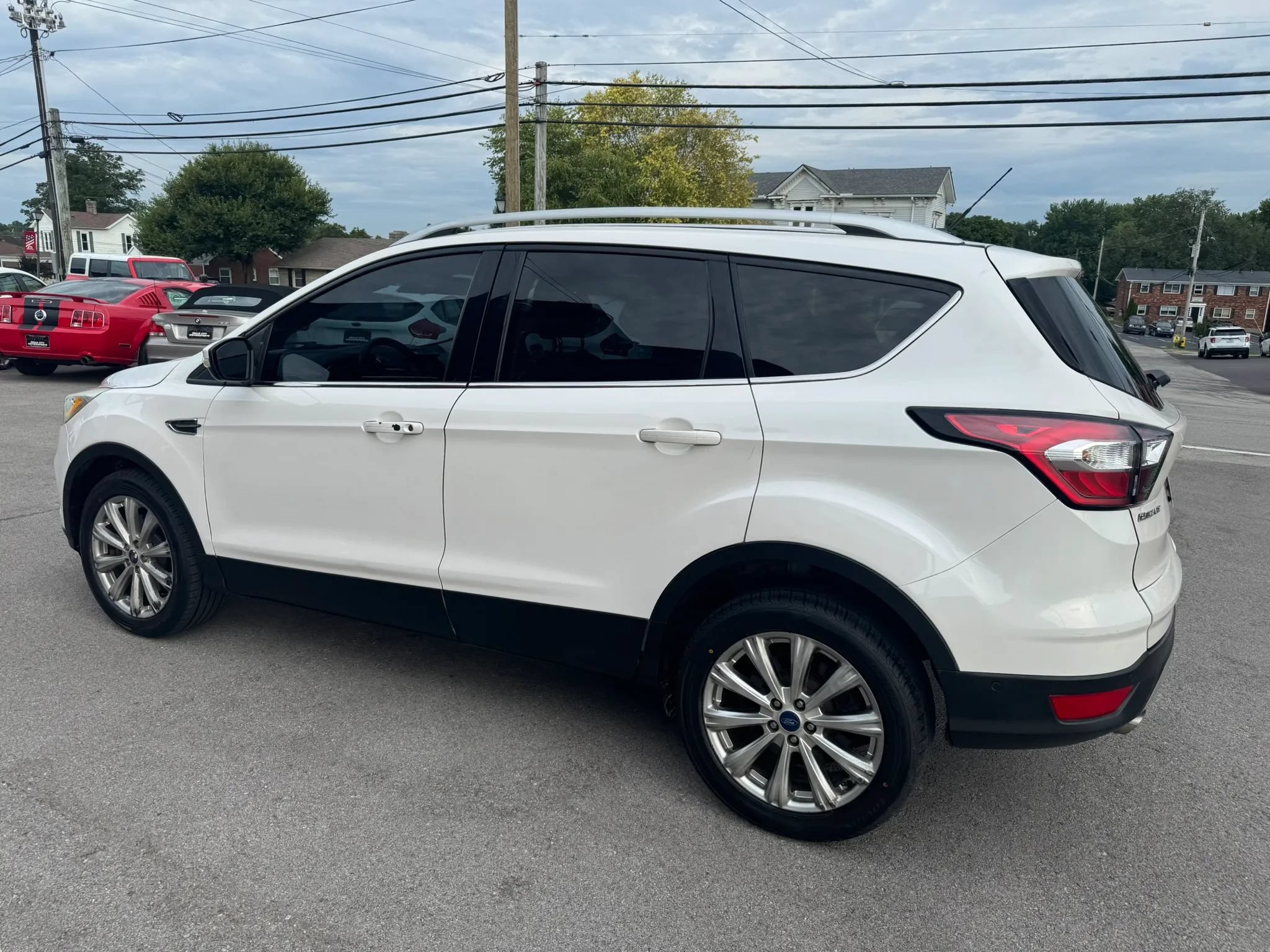 Used 2017 Ford Escape Titanium w/ Equipment Group 301A AWD/4WD image 8