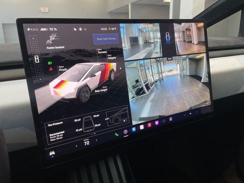 Used 2024 Tesla Cybertruck Cyberbeast AWD/4WD image 29