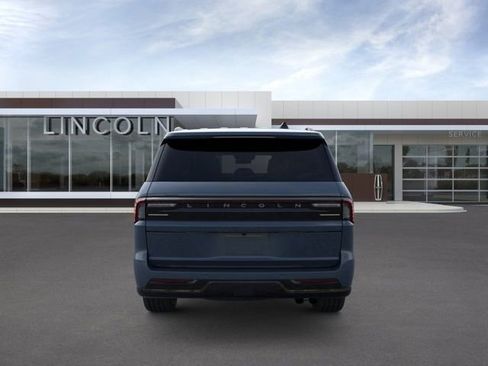 New 2026 Lincoln Navigator L Reserve AWD/4WD image 5