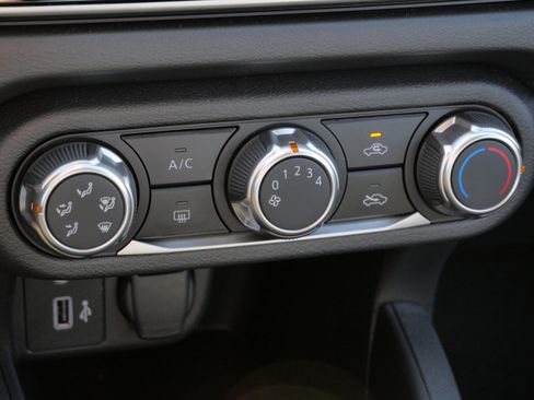 Used 2024 Nissan Versa S w/ Trunk Package image 24