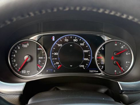 Used 2022 Chevrolet Traverse Premier FWD image 16