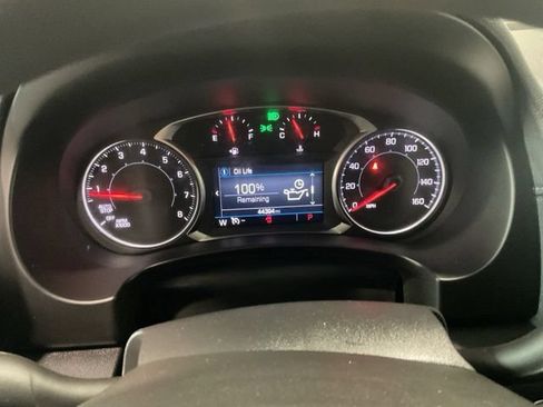 Used 2024 GMC Terrain SLE AWD/4WD image 19