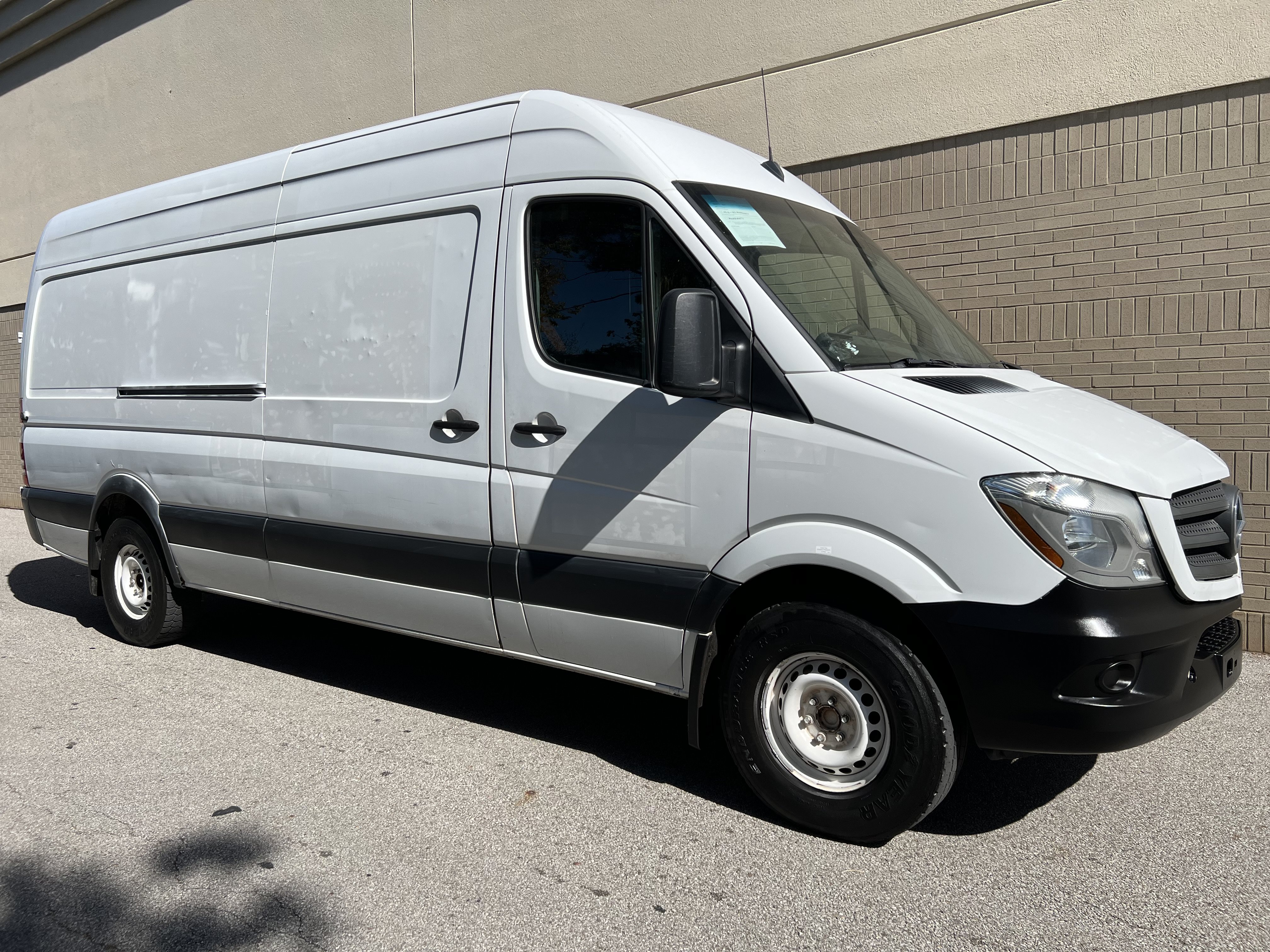 Used 2016 Mercedes-Benz Sprinter 2500 image 10