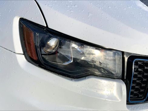 Used 2018 Jeep Grand Cherokee Laredo AWD/4WD image 27