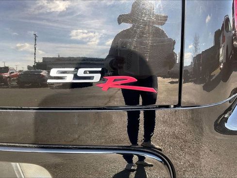 Used 2005 Chevrolet SSR w/ Preferred Equipment Group image 24