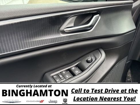 New 2025 Jeep Grand Cherokee 4WD image 7