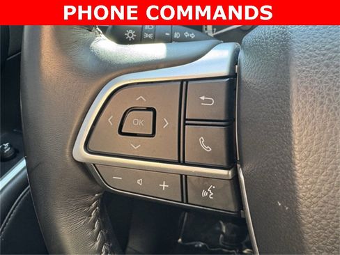 Certified 2022 Toyota Highlander XLE image 32