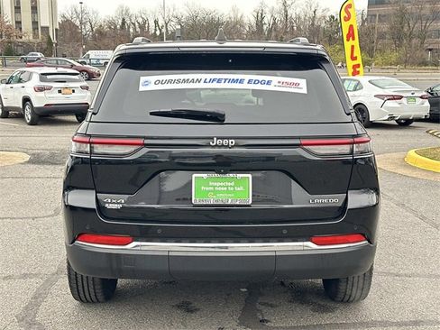 Certified 2023 Jeep Grand Cherokee Laredo image 3