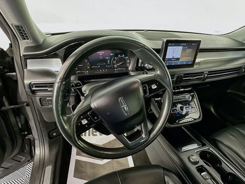 Used 2020 Lincoln Corsair AWD image 11